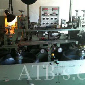 Strojní park ATB – moderní výroba ozdob